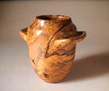 Handled Vase.jpg (38513 bytes)